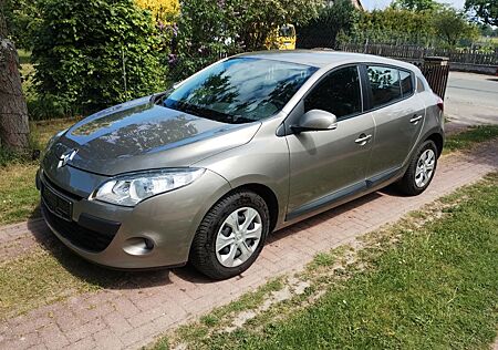 Renault Megane Coupé Dynamique 1.6 16V 110 Dynamique