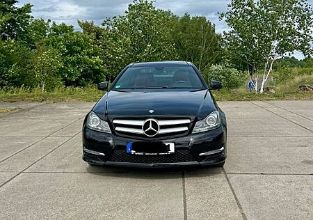 Mercedes-Benz C 250 Coupé Autom. -