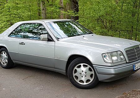 Mercedes-Benz 200 Coupé 05 / 1996