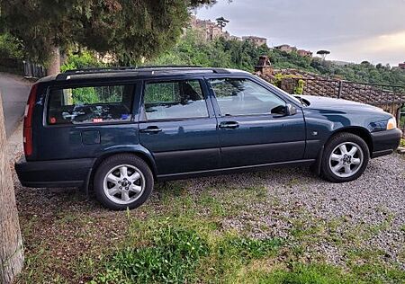 Volvo XC 70 XC70, AWD, 8-fach, AHK (Winter-Daily)