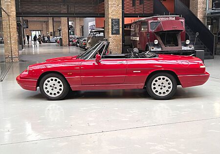 Alfa Romeo Spider 2.0i Serie 4 - gepfl. Diplomaten-Besitz!