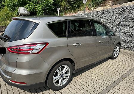 Ford S-Max 2,0 TDCi 110kW Titanium Titanium