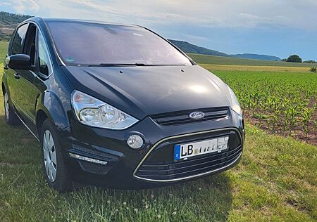 Ford S-Max 2,0 Titanium - 8-fach bereift - Klimaauto.