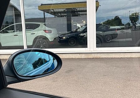 BMW 320i -