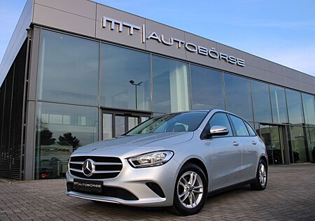 Mercedes-Benz B 180 B-KLASSE 1.HAND/NAVI/MBUX/TEMPOMAT/8-FACH!