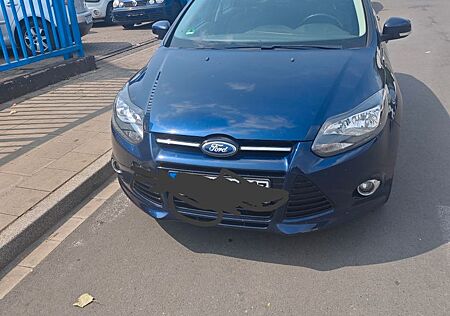 Ford Focus 1,6 Ti-VCT 92kW PowerShift SYNC Editio...
