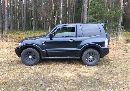 Mitsubishi Pajero 3,2 DI-D Dakar