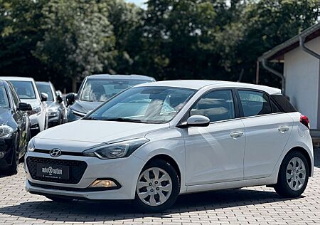 Hyundai i20 Go KLIMA SCHECKHEFT ALLWETTER 2.Hand