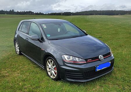 VW Golf Volkswagen 2.0 TFSI DSG GTI Performance 230 PS
