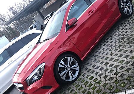 Mercedes-Benz CLA 180 -