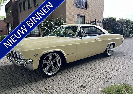 Chevrolet Impala SS V 8 350 motor