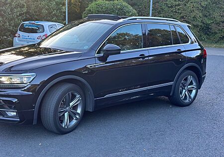 VW Tiguan Volkswagen R.Line PANO/LED/HUD/KEY LESS GO