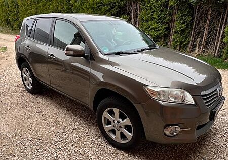 Toyota RAV 4 2,2-l-D-4D 4x4 -