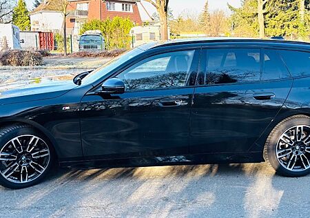 BMW 520d Touring - Panorama- AHK - MwSt. Ausweisbar