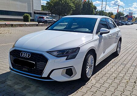 Audi A3 40 TFSIe S-tronic adv Sportback NAVI ACC LM