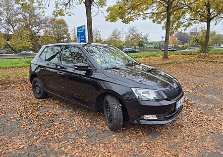 Skoda Fabia 1.0 Cool Plus + Klima+8-fach bereift