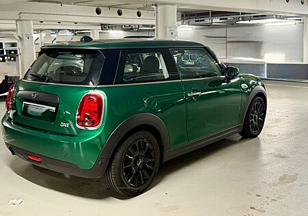 Mini ONE TÜV*8fach bereift* Scheckheft *Leder*