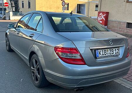 Mercedes-Benz C 180 CGI BlueEFFICIENCY Autom. -