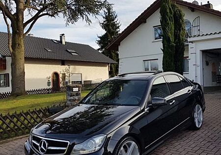 Mercedes-Benz C 250 AMG Paket Standheizung
