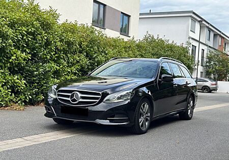 Mercedes-Benz E 300 300 T CDI Avantgarde Automatik/Xenon/Distronic+