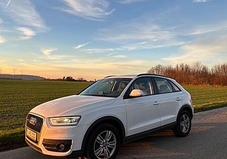 Audi Q3 2.0 TFSI S tronic quattro -