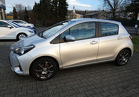 Toyota Yaris 1,5*NAVI*RFK*KLIMA*ALU*TEMPOMAT*TÜV 02/28