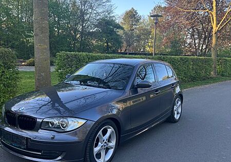 BMW 116i - E87