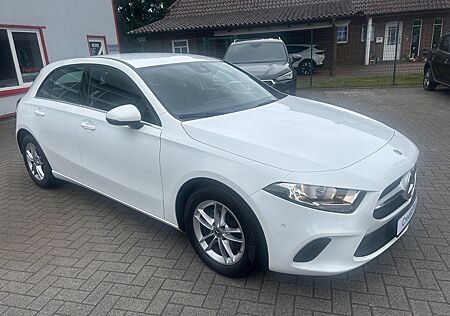 Mercedes-Benz A 180 gebraucht kaufen Mercedes-Benz A 180 Sondermodell Style erst.71.000 Km !