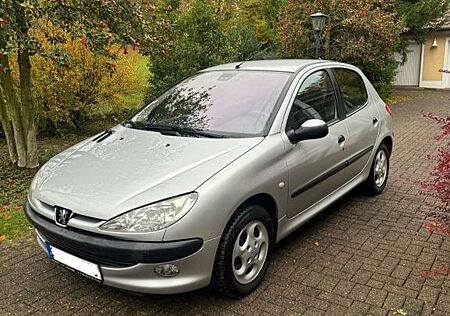 Peugeot 206 1.4 Premium 75 Automatik Inspektion Neu