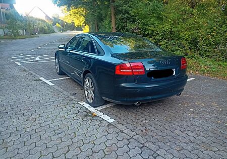 Audi A8 3.7 tiptronic quattro -