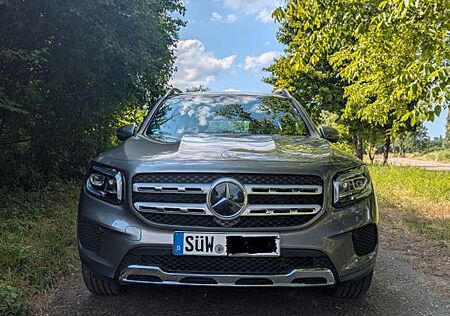 Mercedes-Benz GLB 180