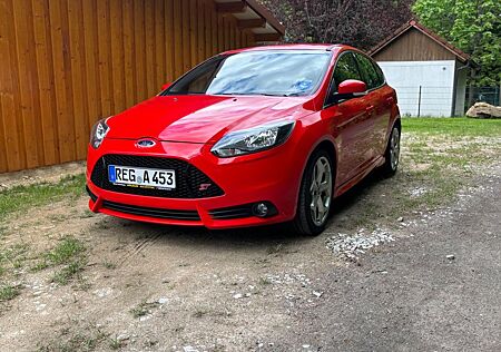 Ford Focus 2,0 EcoBoost ST