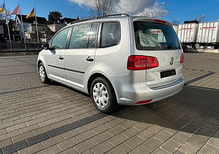 VW Touran Volkswagen Trendline 1,6 TDI DPF 7 SITZER STNDH.2.HD