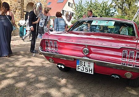 Ford Mustang 1967 V8 Automatik rot / Klima