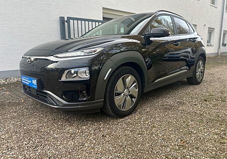 Hyundai Kona Style Elektro 2WD 64kW wie NEU!!!