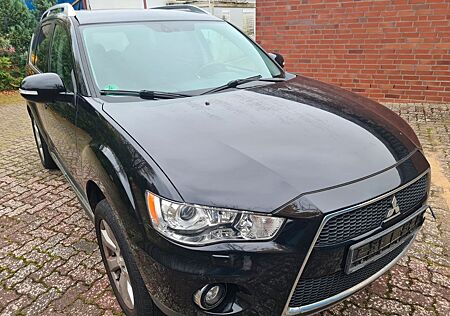 Mitsubishi Outlander 2.2 DI-D Intense 4WD TC-SST Intense