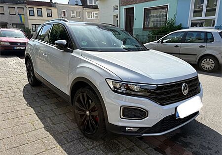 VW T-Roc Volkswagen 1.5 TSI DSG Sport Black Style AHK Pano