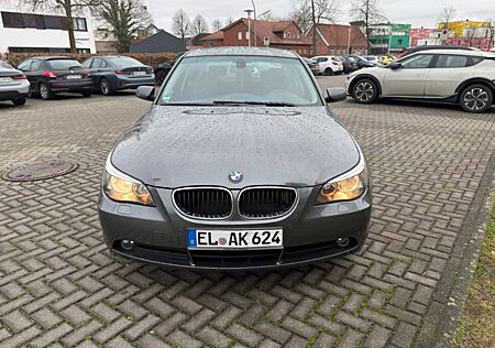 BMW 523i