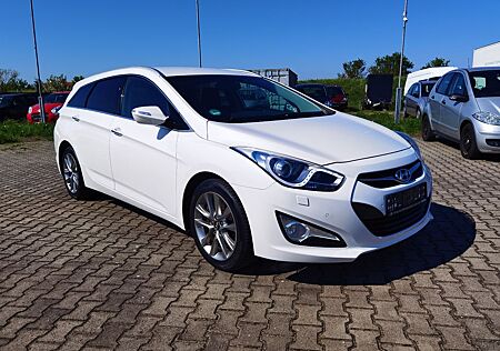 Hyundai i40 cw Xenon/Navi/Klimaaut./Automatik/Alu/Sitzh.