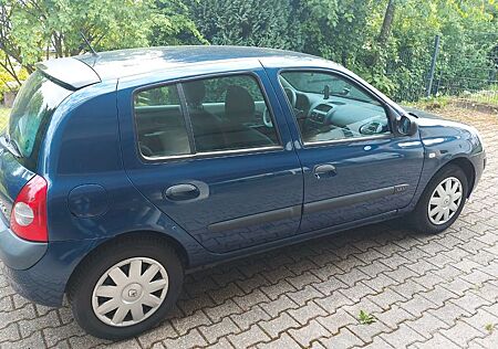 Renault Clio 1.2 16V Confort Authentique Confort Aut...