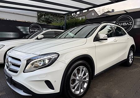 Mercedes-Benz GLA 220 D *PANORAMA*XENON*2.HAND*SHZ