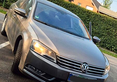 VW Passat Volkswagen 1.4 TSI Highline BlueMotion Technolog...