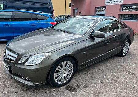 Mercedes-Benz E 200 E -Klasse Coupe CGI BlueEfficiency.