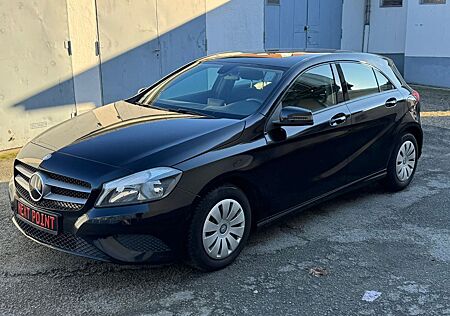 Mercedes-Benz A 180 A BlueEfficiency Motor 1,6 Ltr