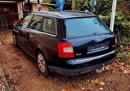 Audi A4 2.4 Avant -