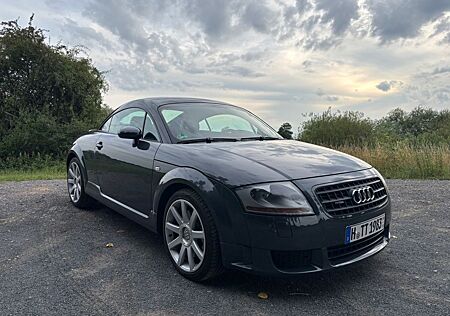 Audi TT Coupe 3.2 quattro - SCHALTER