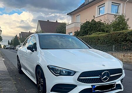 Mercedes-Benz CLA 180 CLA 180d - AMG Line - Erste Hand - Night Paket