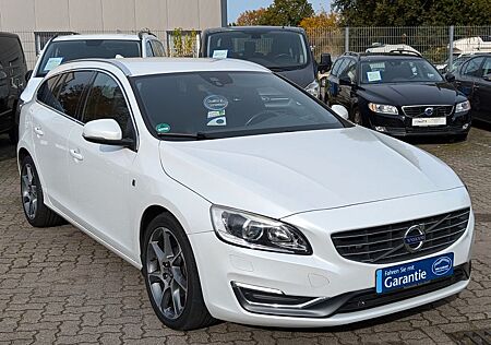 Volvo V60 2.0 D4 Ocean Race/WENIG KM/LEDER/NAVI/PDC/2H