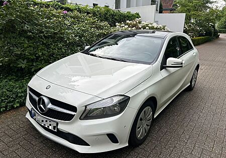 Mercedes-Benz A 200 d|PANO|SHZ|NAVI|SPORT|8XREIFEN|NEWSERVICE