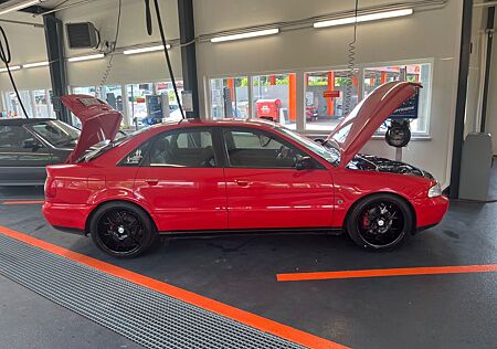 Audi A4 1.8 T -